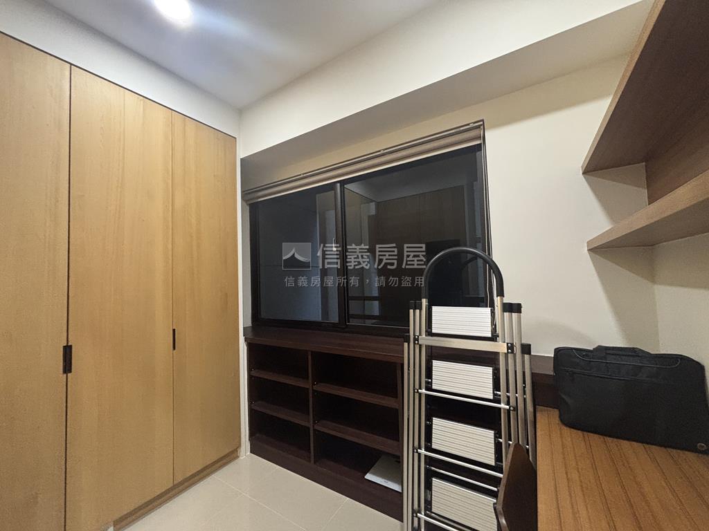 丰悅夏宮裝潢美三房房屋室內格局與周邊環境
