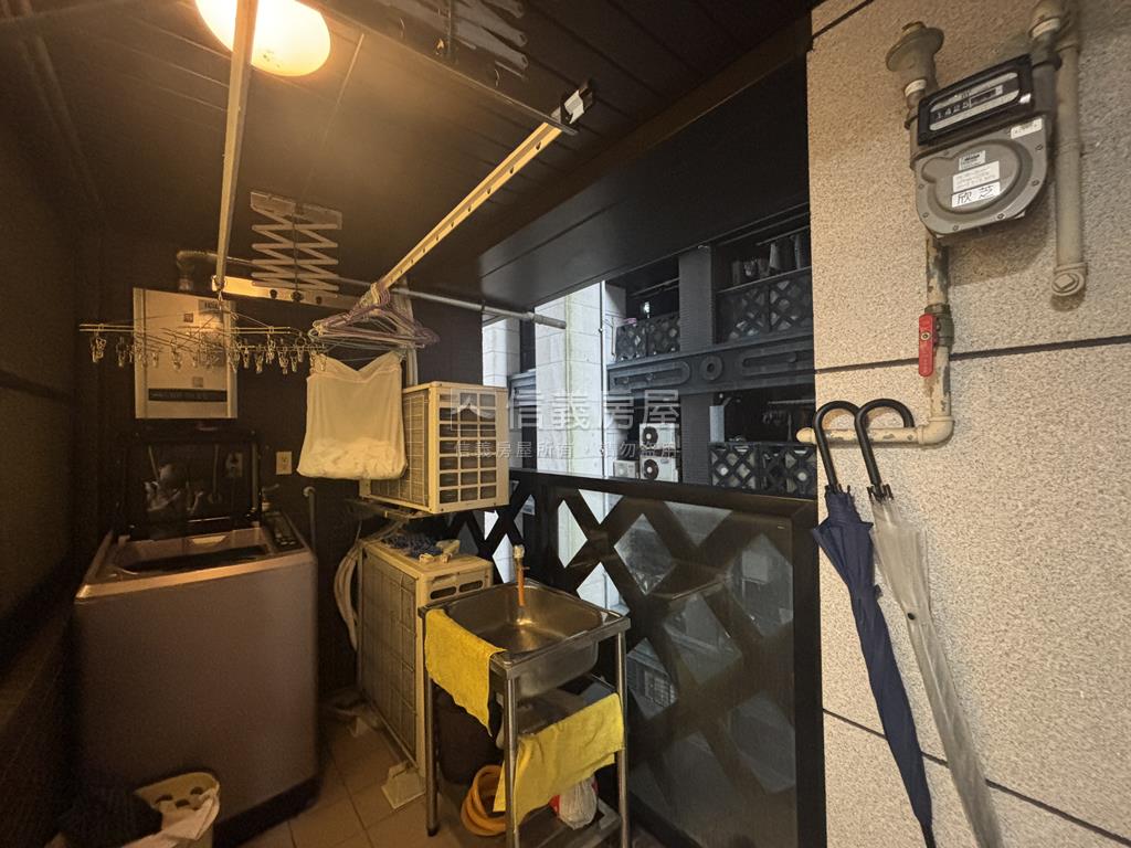 丰悅夏宮裝潢美三房房屋室內格局與周邊環境