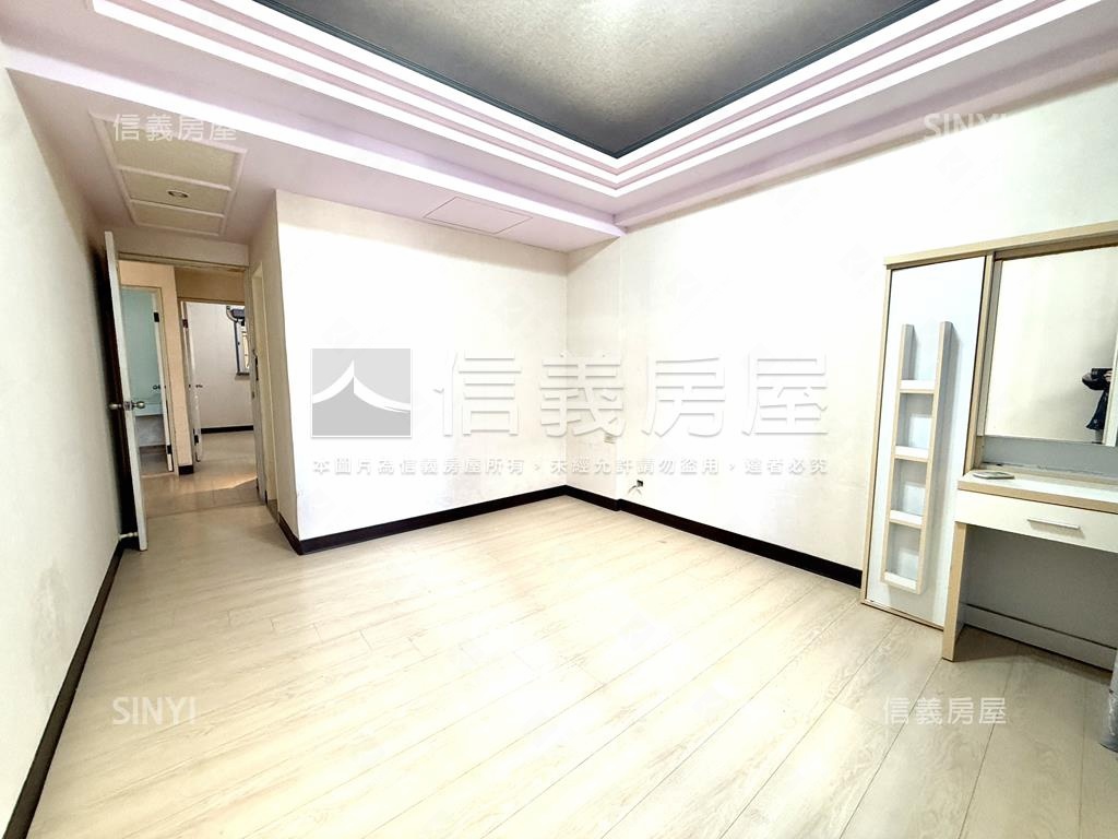 首購·桃源映境三房車位房屋室內格局與周邊環境