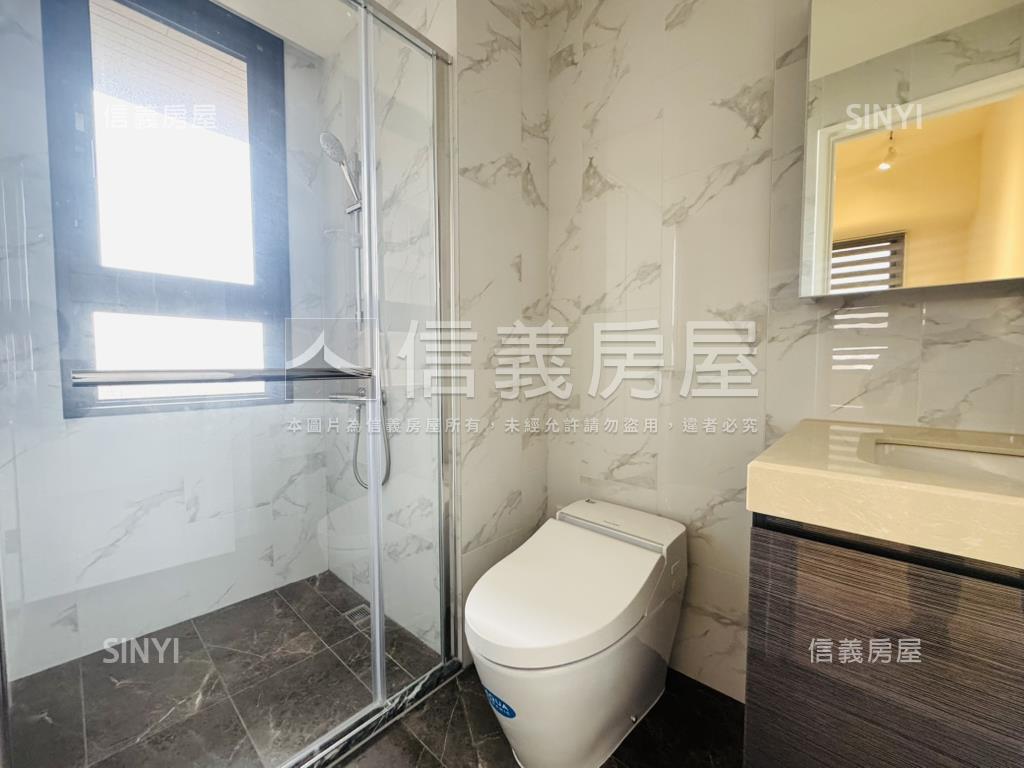 精裝精銳闊超美兩房平車房屋室內格局與周邊環境