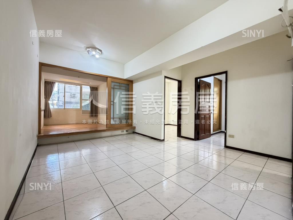 近捷運電梯二房附平面車位房屋室內格局與周邊環境