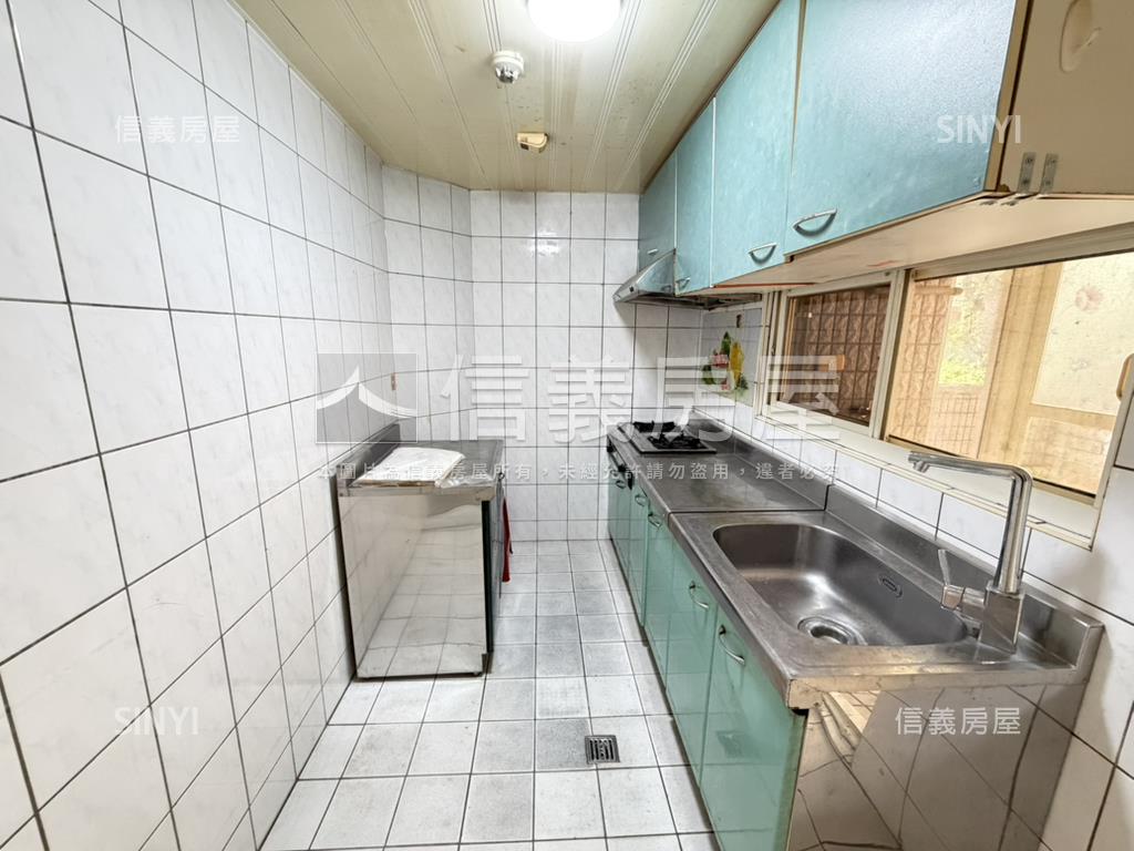 近捷運電梯二房附平面車位房屋室內格局與周邊環境