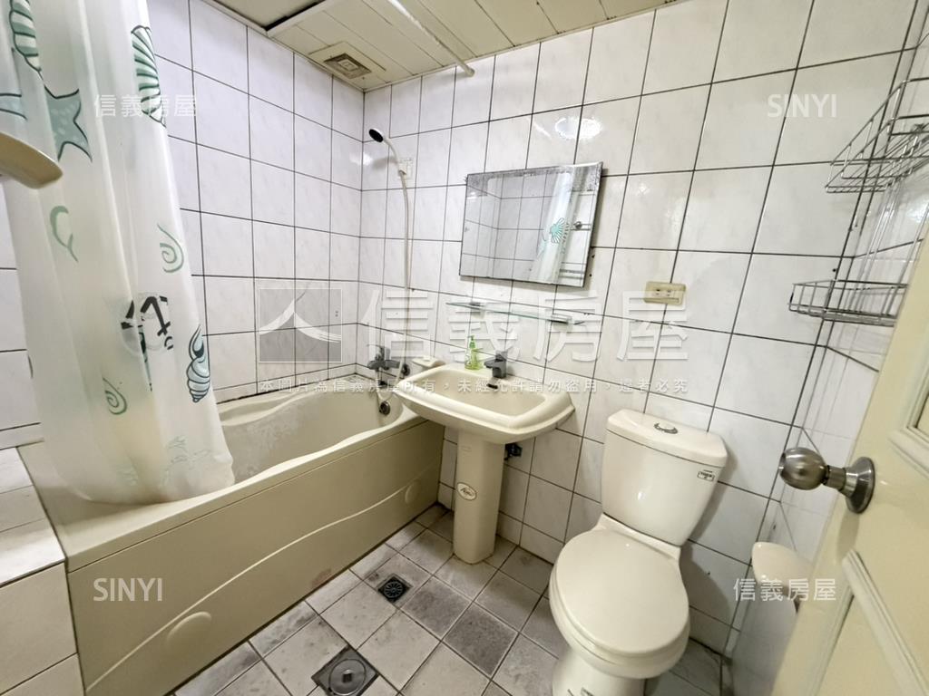 近捷運電梯二房附平面車位房屋室內格局與周邊環境