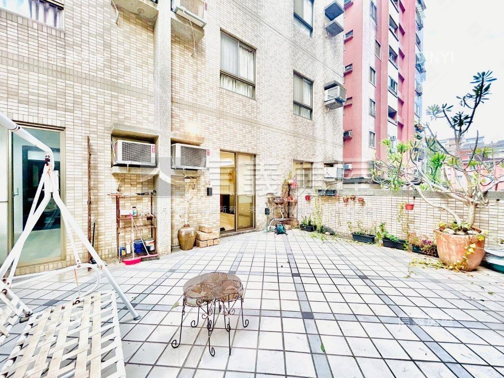 大地子民兩房平車露臺戶房屋室內格局與周邊環境