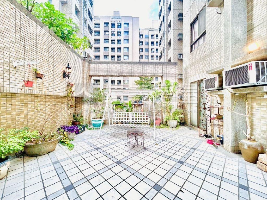 大地子民兩房平車露臺戶房屋室內格局與周邊環境