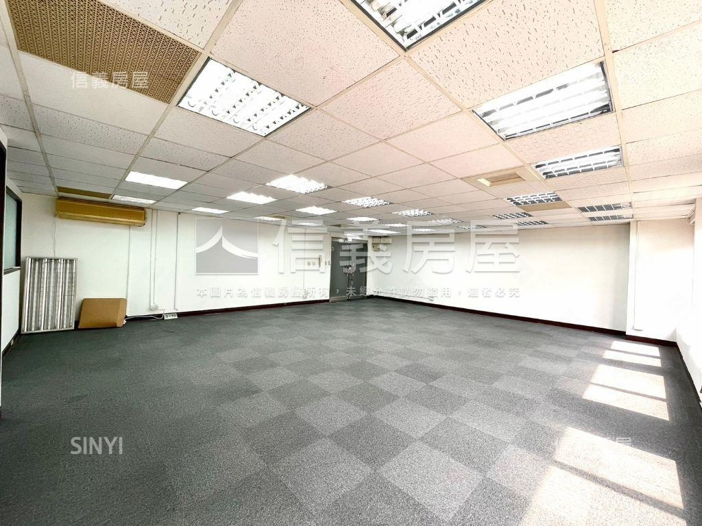 小巨蛋辦公梯廳漂亮邊間房屋室內格局與周邊環境