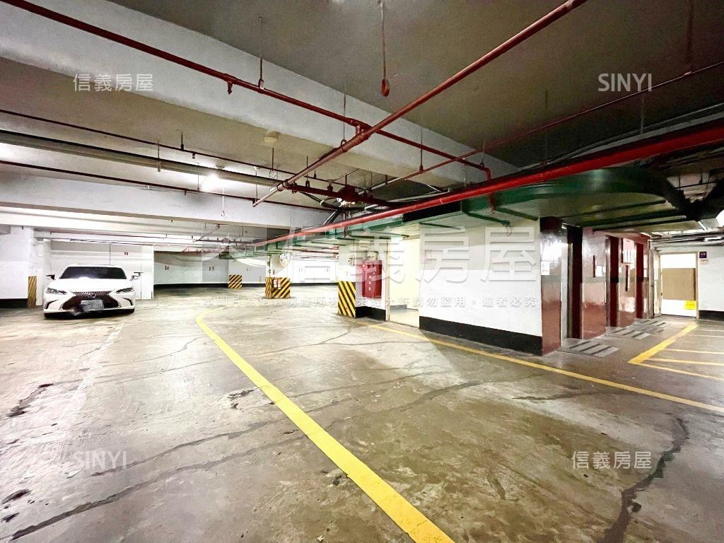 小巨蛋辦公梯廳漂亮邊間房屋室內格局與周邊環境