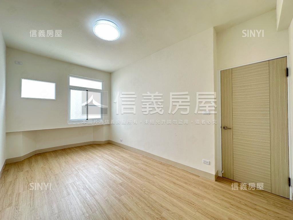 近楠梓加工區日月光美四房房屋室內格局與周邊環境