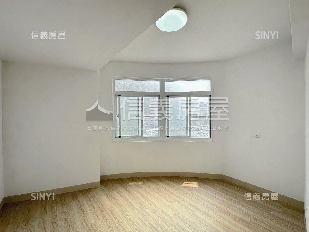 近楠梓加工區日月光美四房房屋室內格局與周邊環境