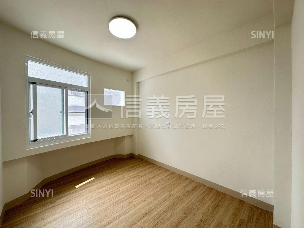 近楠梓加工區日月光美四房房屋室內格局與周邊環境