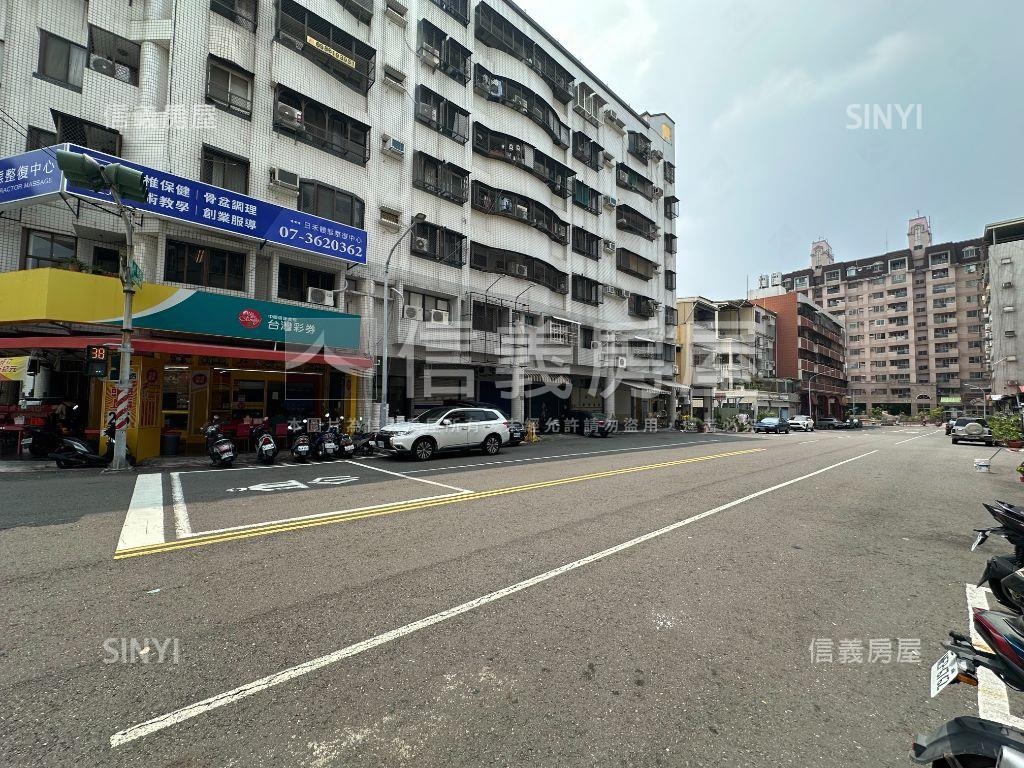 近楠梓加工區日月光美四房房屋室內格局與周邊環境