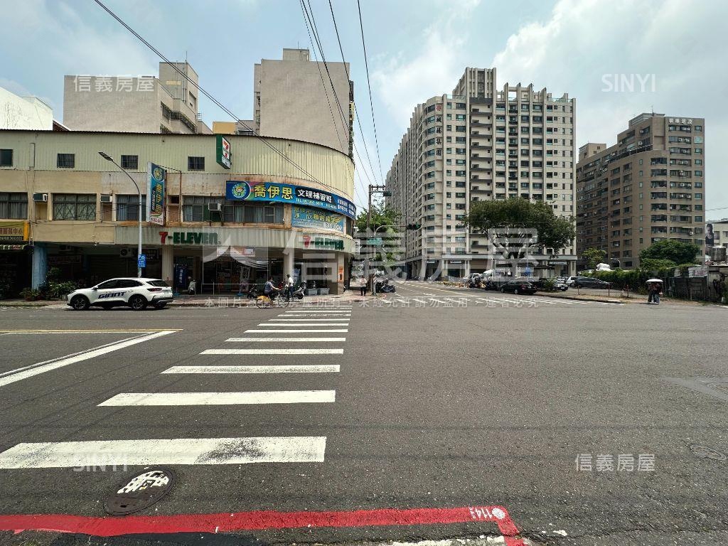 近楠梓加工區日月光美四房房屋室內格局與周邊環境