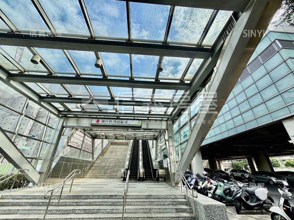 近楠梓加工區日月光美四房房屋室內格局與周邊環境