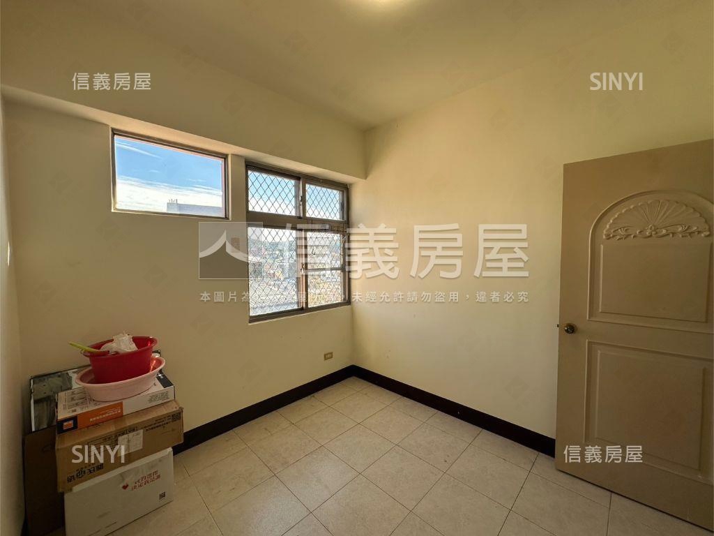 近園區培英建華三房車位房屋室內格局與周邊環境