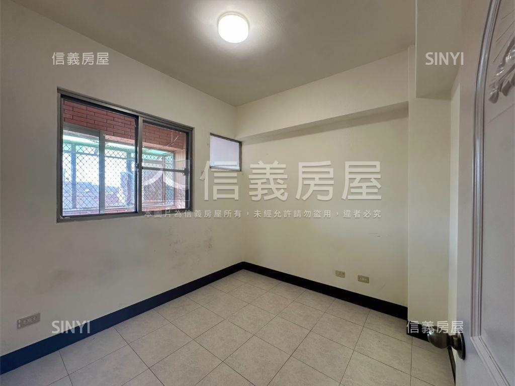 近園區培英建華三房車位房屋室內格局與周邊環境