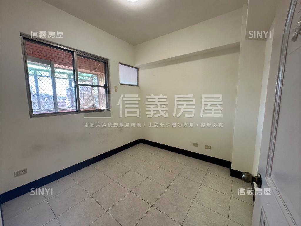 近園區培英建華三房車位房屋室內格局與周邊環境