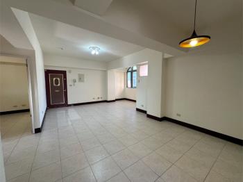 近園區培英建華三房車位