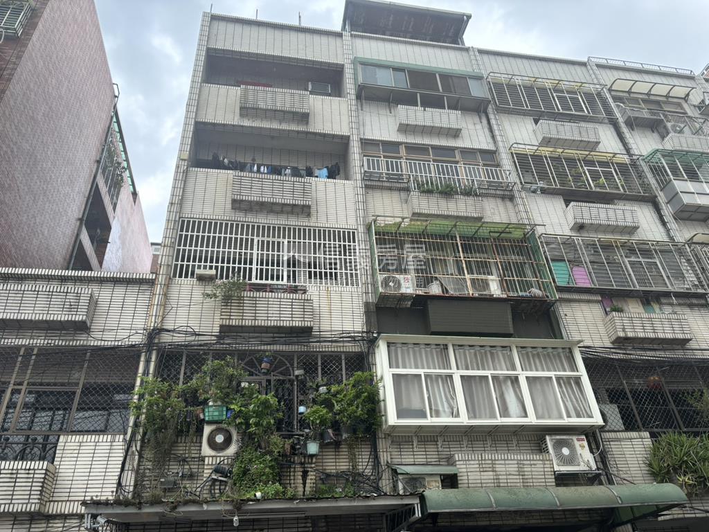 九芎街公寓三樓房屋室內格局與周邊環境