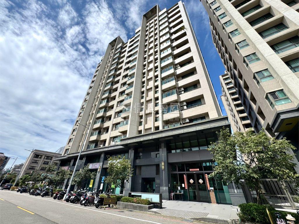 新光國小三房平車次頂樓房屋室內格局與周邊環境