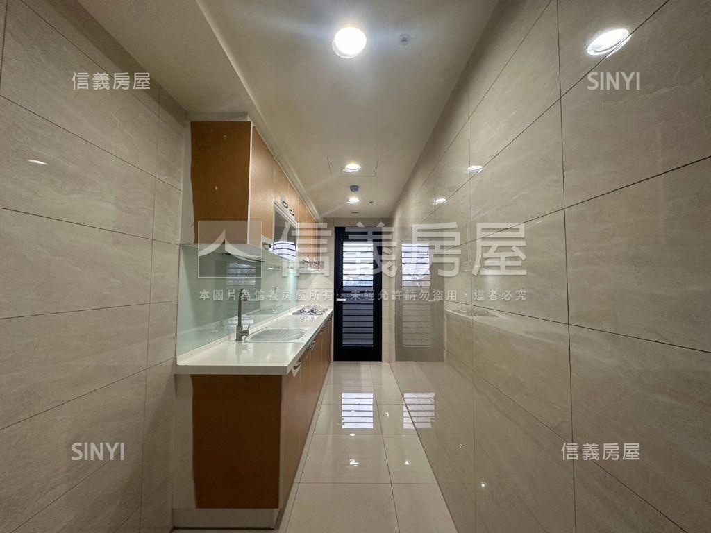 荷悅次頂樓美景４房房屋室內格局與周邊環境