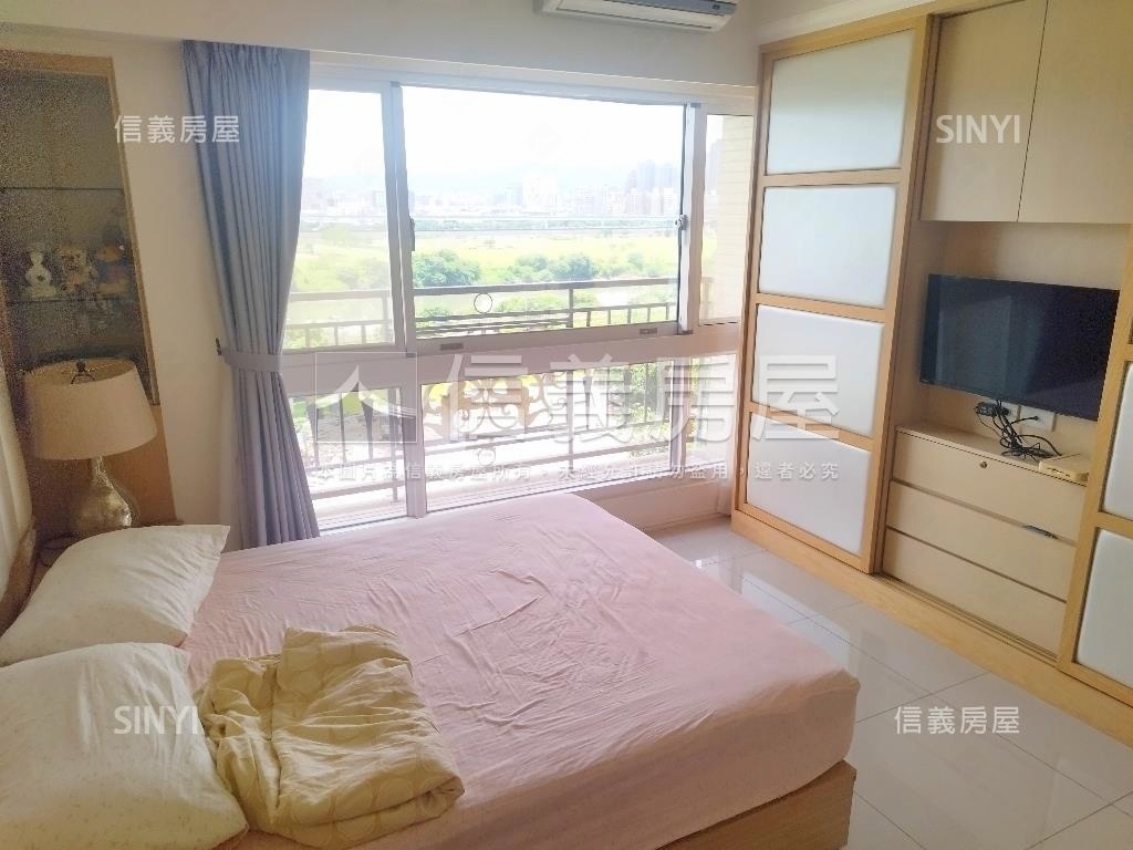 麗池香榭水景四房車位房屋室內格局與周邊環境