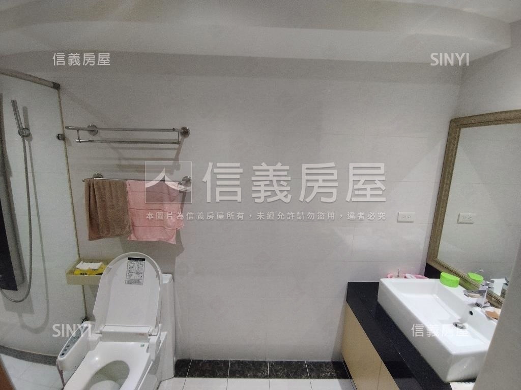 麗池香榭水景四房車位房屋室內格局與周邊環境