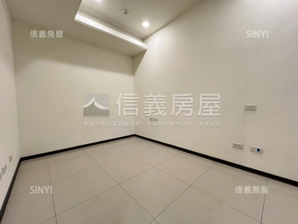 海洋都心１樓中樓房屋室內格局與周邊環境