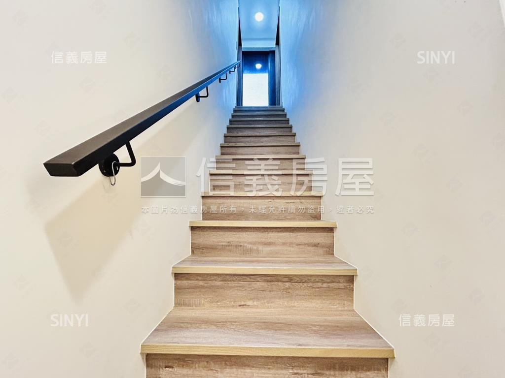 海洋都心１樓中樓房屋室內格局與周邊環境