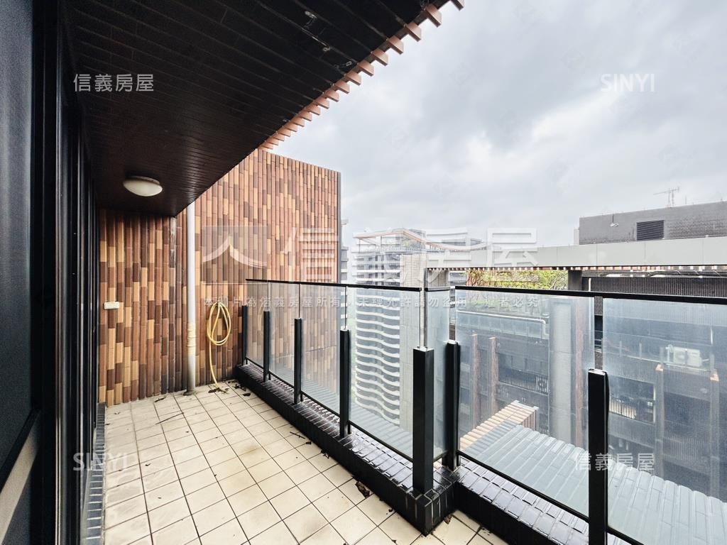 海洋都心１樓中樓房屋室內格局與周邊環境