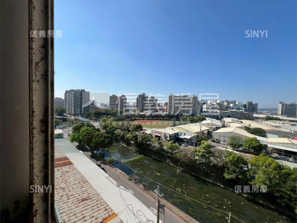 綠灣高樓三房車位河畔美宅房屋室內格局與周邊環境