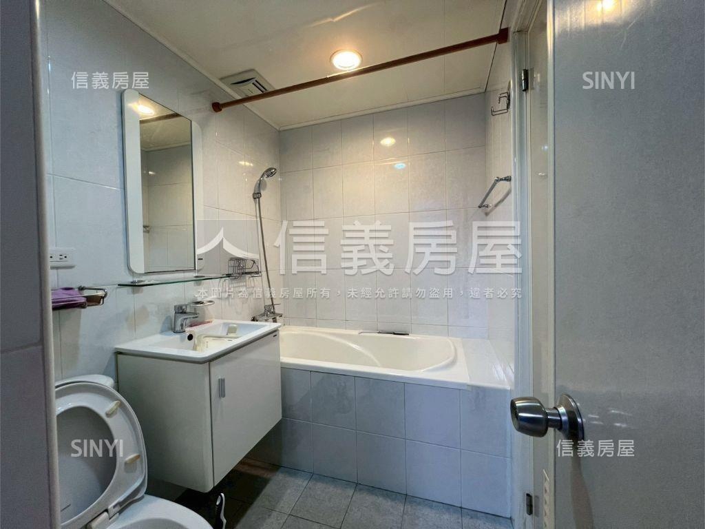 綠灣高樓三房車位河畔美宅房屋室內格局與周邊環境