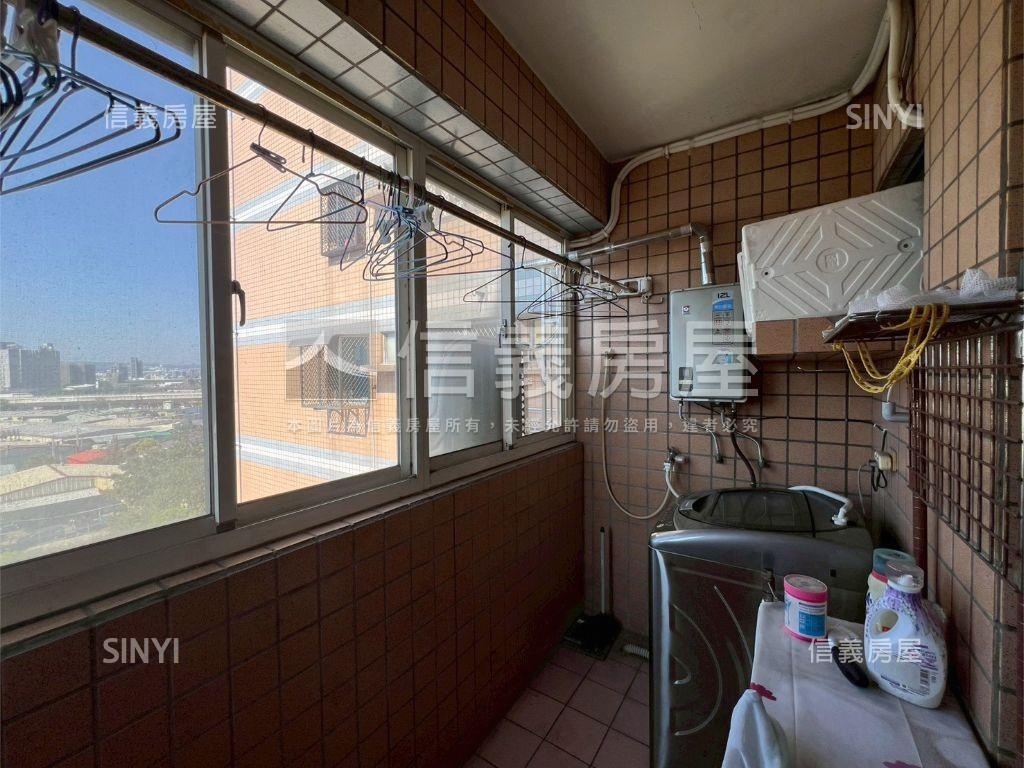 綠灣高樓三房車位河畔美宅房屋室內格局與周邊環境