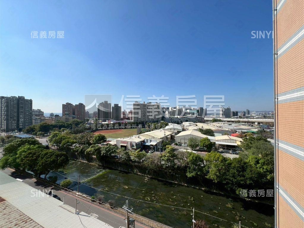 綠灣高樓三房車位河畔美宅房屋室內格局與周邊環境