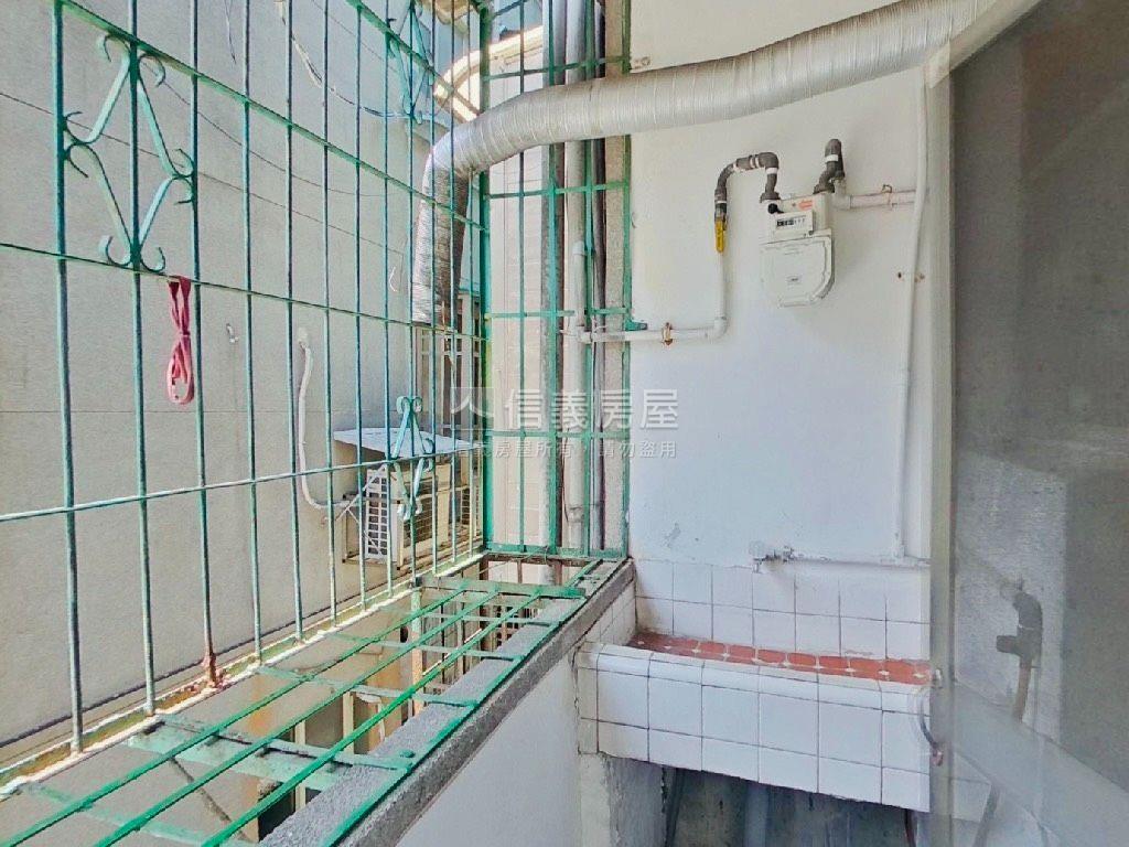 【專任】低價邊間採光三房房屋室內格局與周邊環境