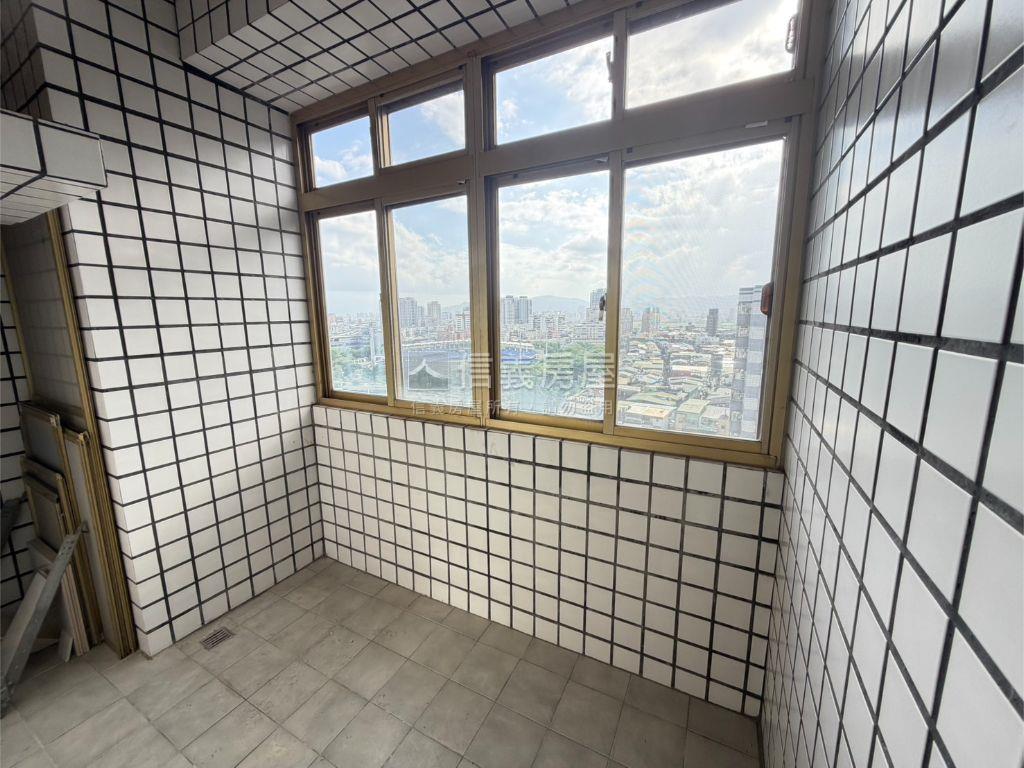 威京向陽｜景觀天花板房屋室內格局與周邊環境