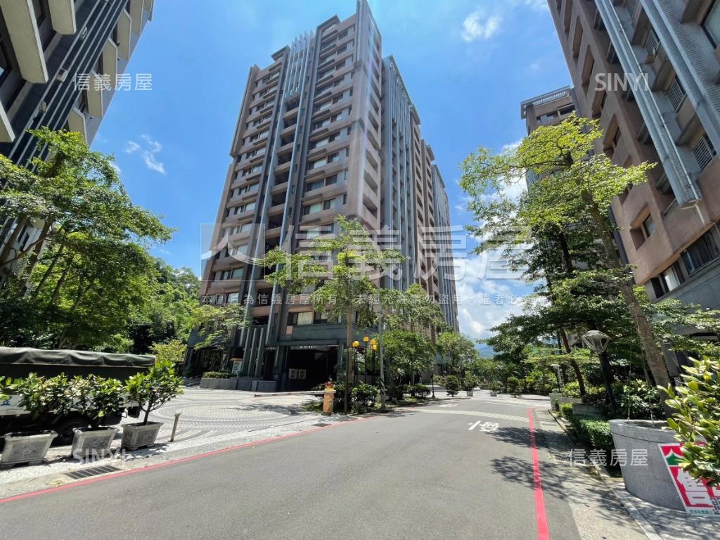 森泉灣高樓明亮兩房車位房屋室內格局與周邊環境