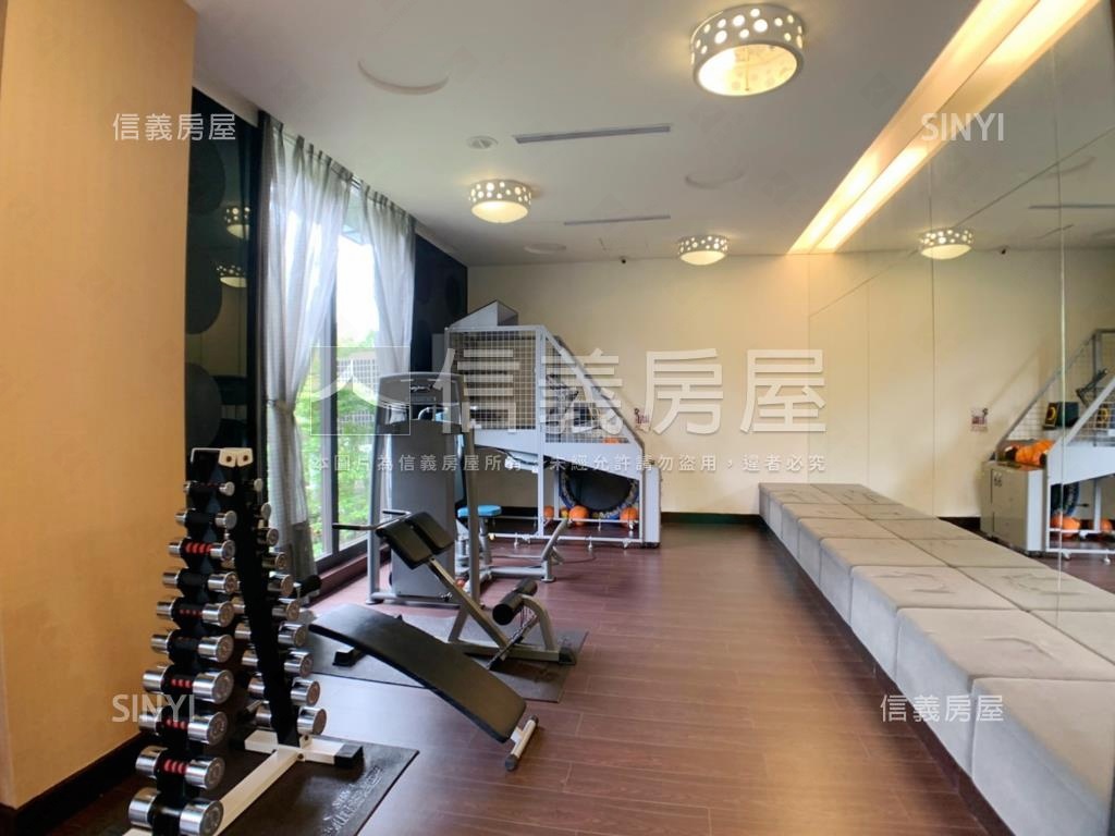 森泉灣高樓明亮兩房車位房屋室內格局與周邊環境