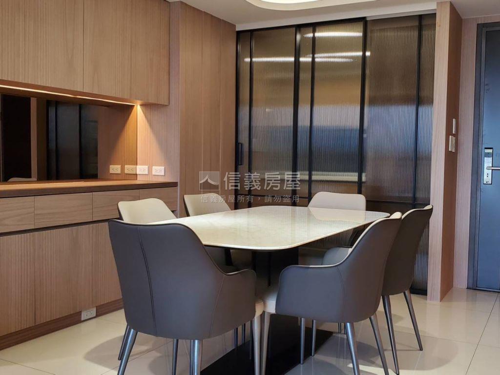 急售黎明觀邸精裝雙平車位房屋室內格局與周邊環境