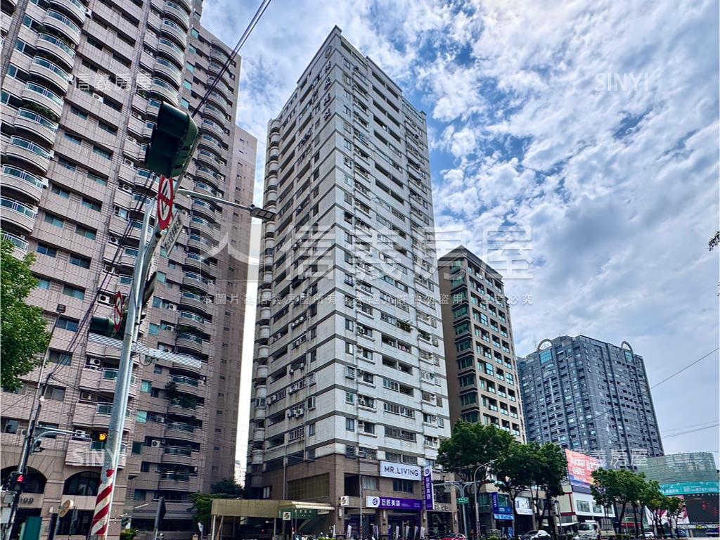 新案巨蛋首排景觀三房車位房屋室內格局與周邊環境