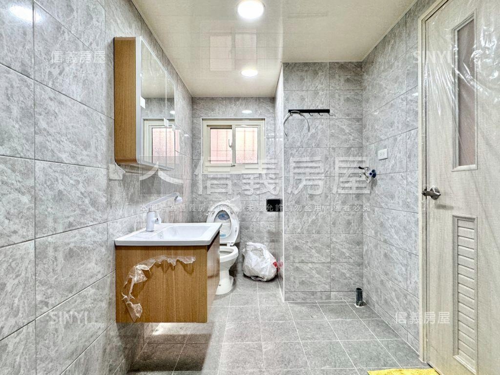 高雄車站安寧街潛力透店房屋室內格局與周邊環境