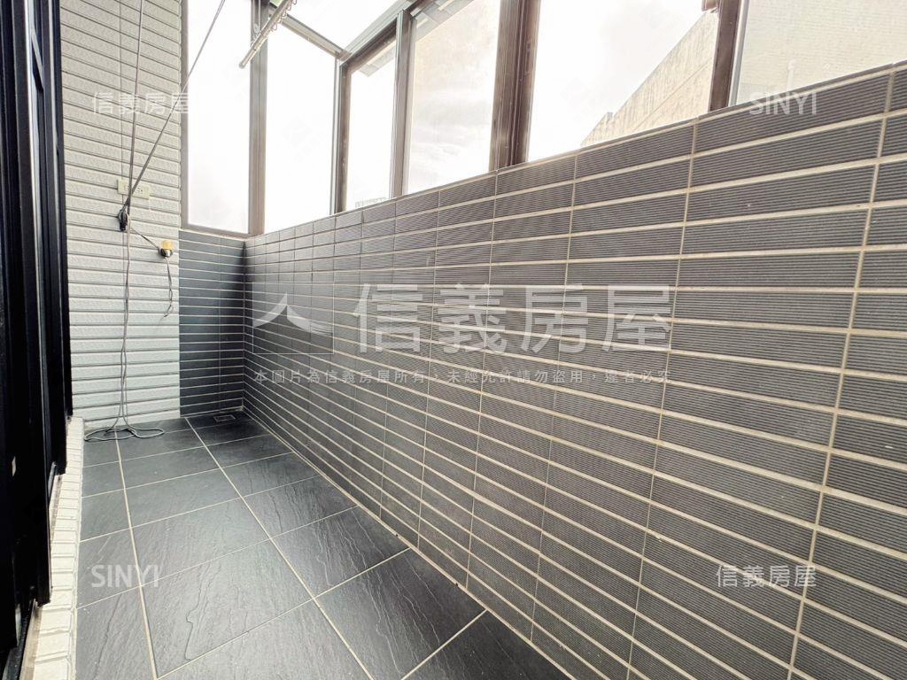 近馬偕。東園學區兩房車位房屋室內格局與周邊環境