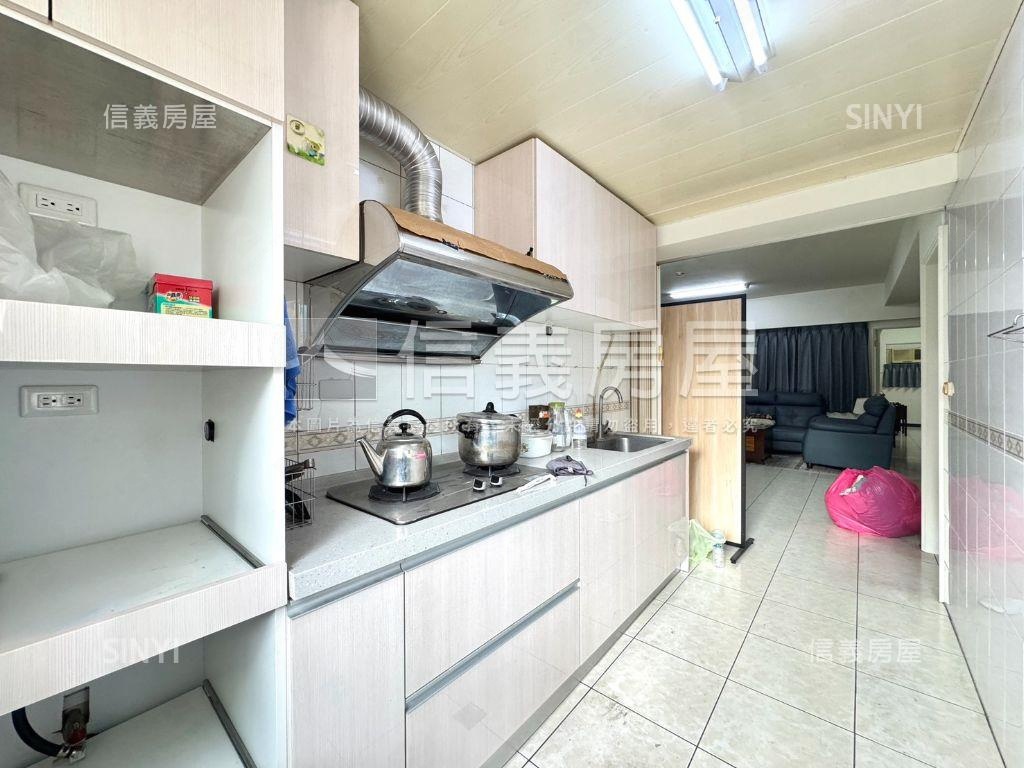 Ａ！白金漢宮３房１室房屋室內格局與周邊環境