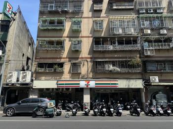 士林面寬７－１１店面