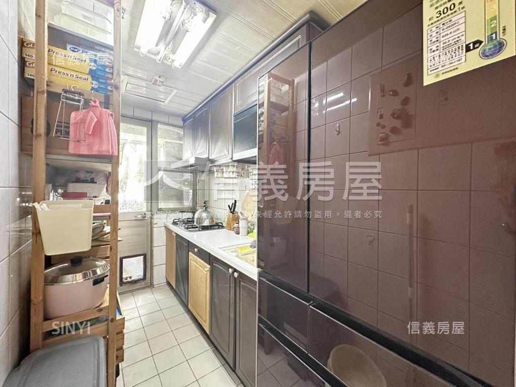 比漾仁愛高樓標格三房車位房屋室內格局與周邊環境
