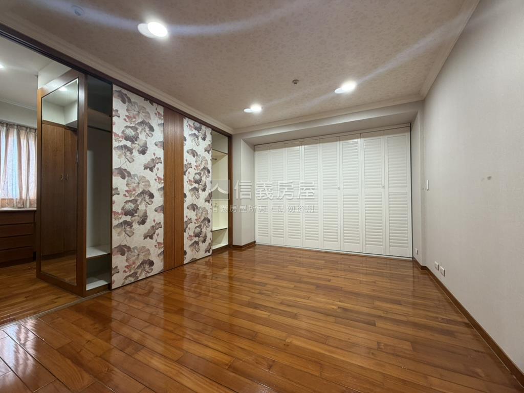 近西區科博館三房平車房屋室內格局與周邊環境