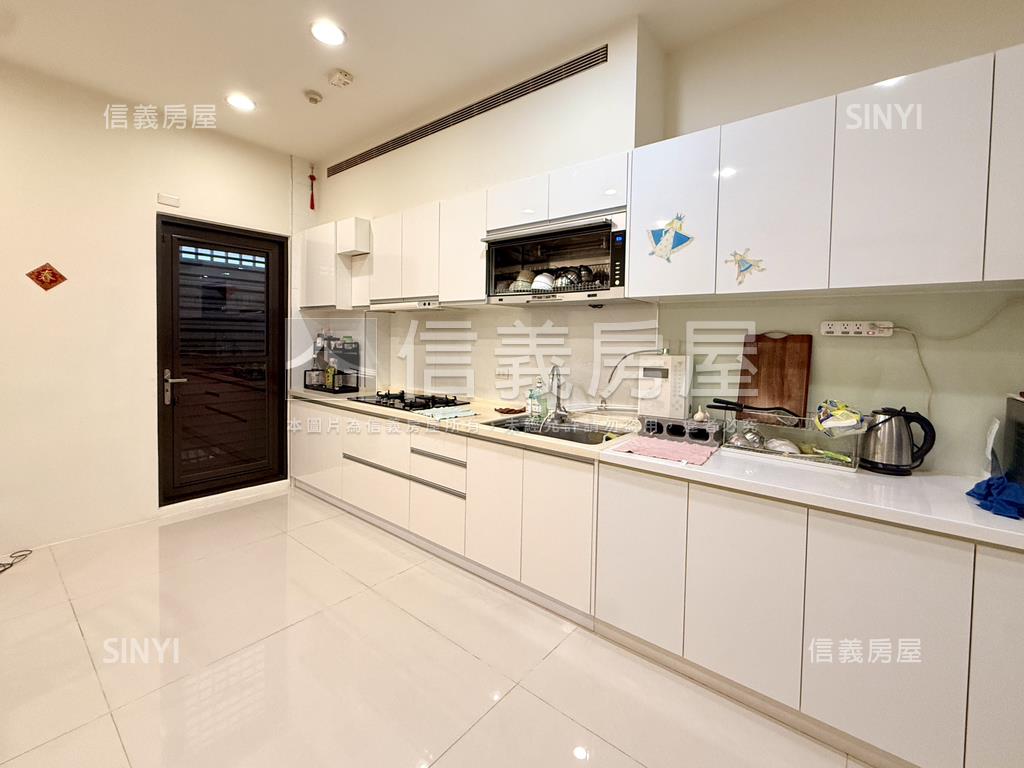 讚近新光學區美透天屋況佳房屋室內格局與周邊環境