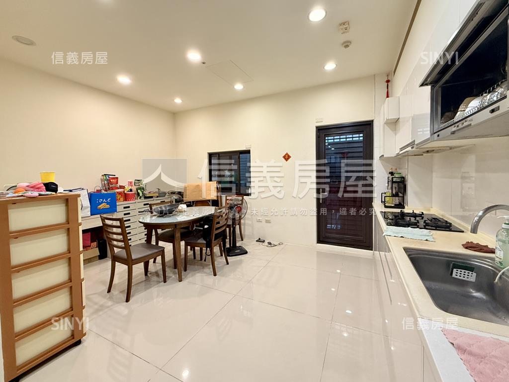 讚近新光學區美透天屋況佳房屋室內格局與周邊環境