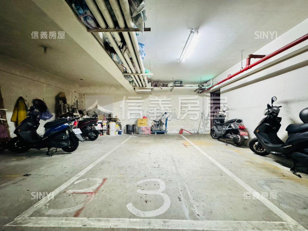板橋新北圖書館兩房車位房屋室內格局與周邊環境