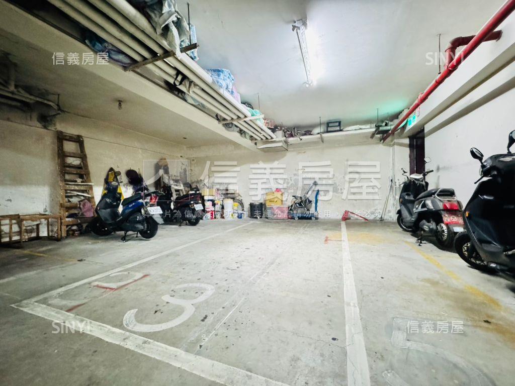 板橋新北圖書館兩房車位房屋室內格局與周邊環境