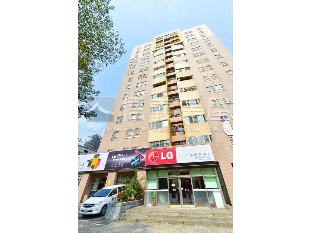 專任。四知新城三房＋車位房屋室內格局與周邊環境